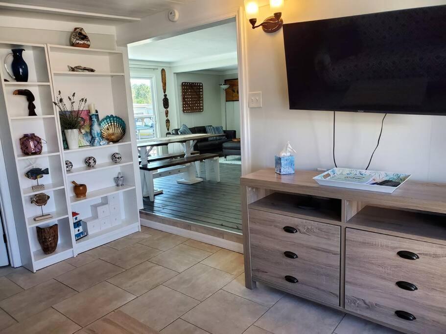 타바레스 3 Bed, 2 Bath, Waterfront, Dock, Large Driveway 빌라 외부 사진