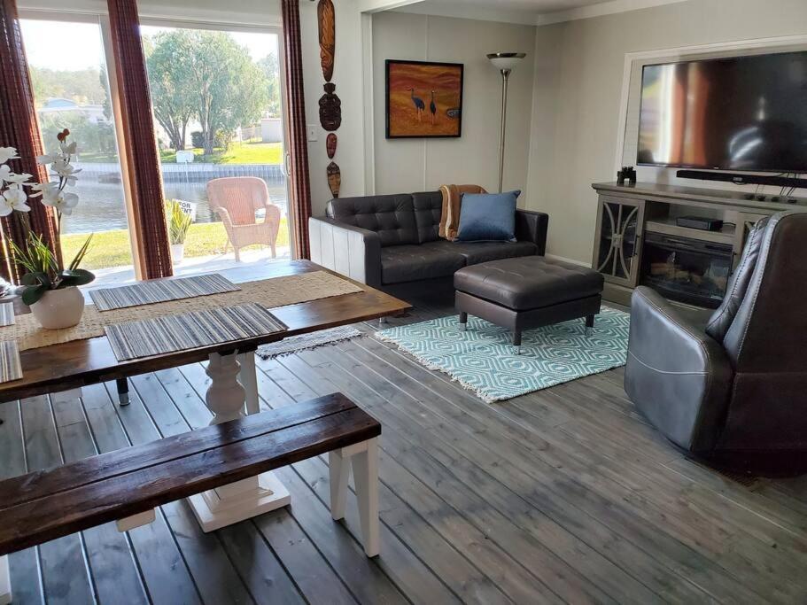 타바레스 3 Bed, 2 Bath, Waterfront, Dock, Large Driveway 빌라 외부 사진