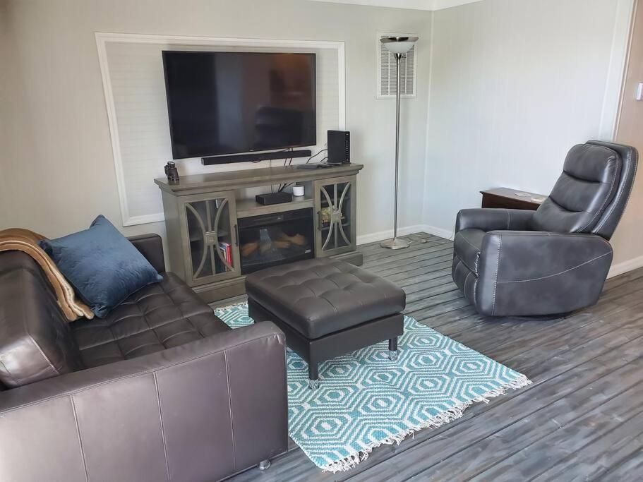타바레스 3 Bed, 2 Bath, Waterfront, Dock, Large Driveway 빌라 외부 사진