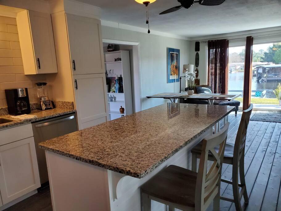 타바레스 3 Bed, 2 Bath, Waterfront, Dock, Large Driveway 빌라 외부 사진