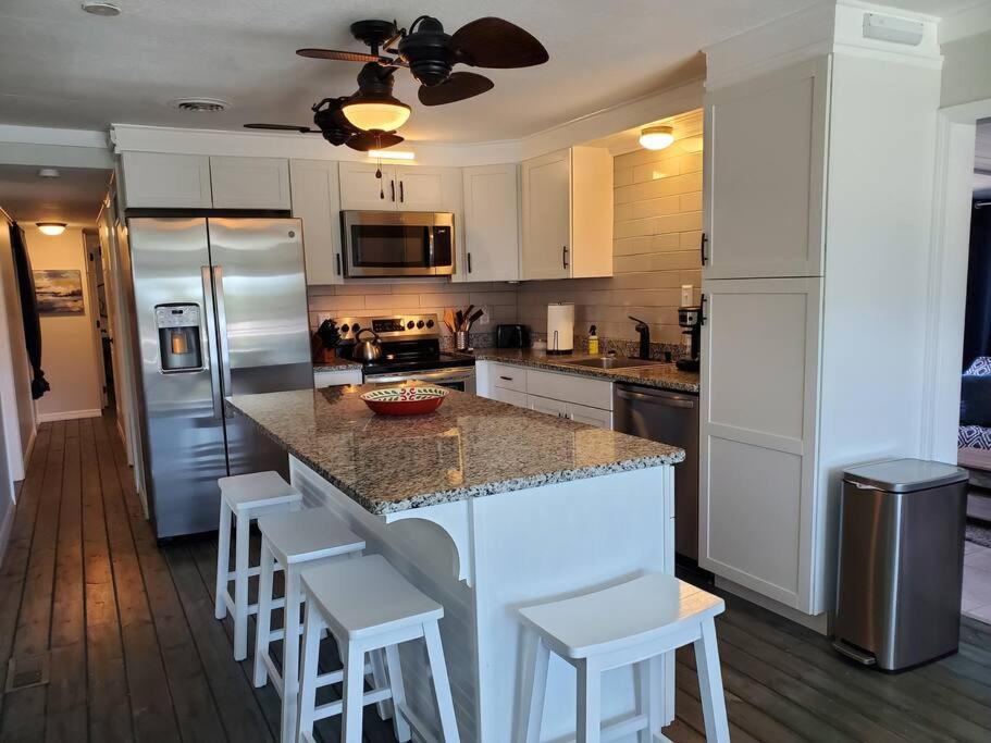 타바레스 3 Bed, 2 Bath, Waterfront, Dock, Large Driveway 빌라 외부 사진